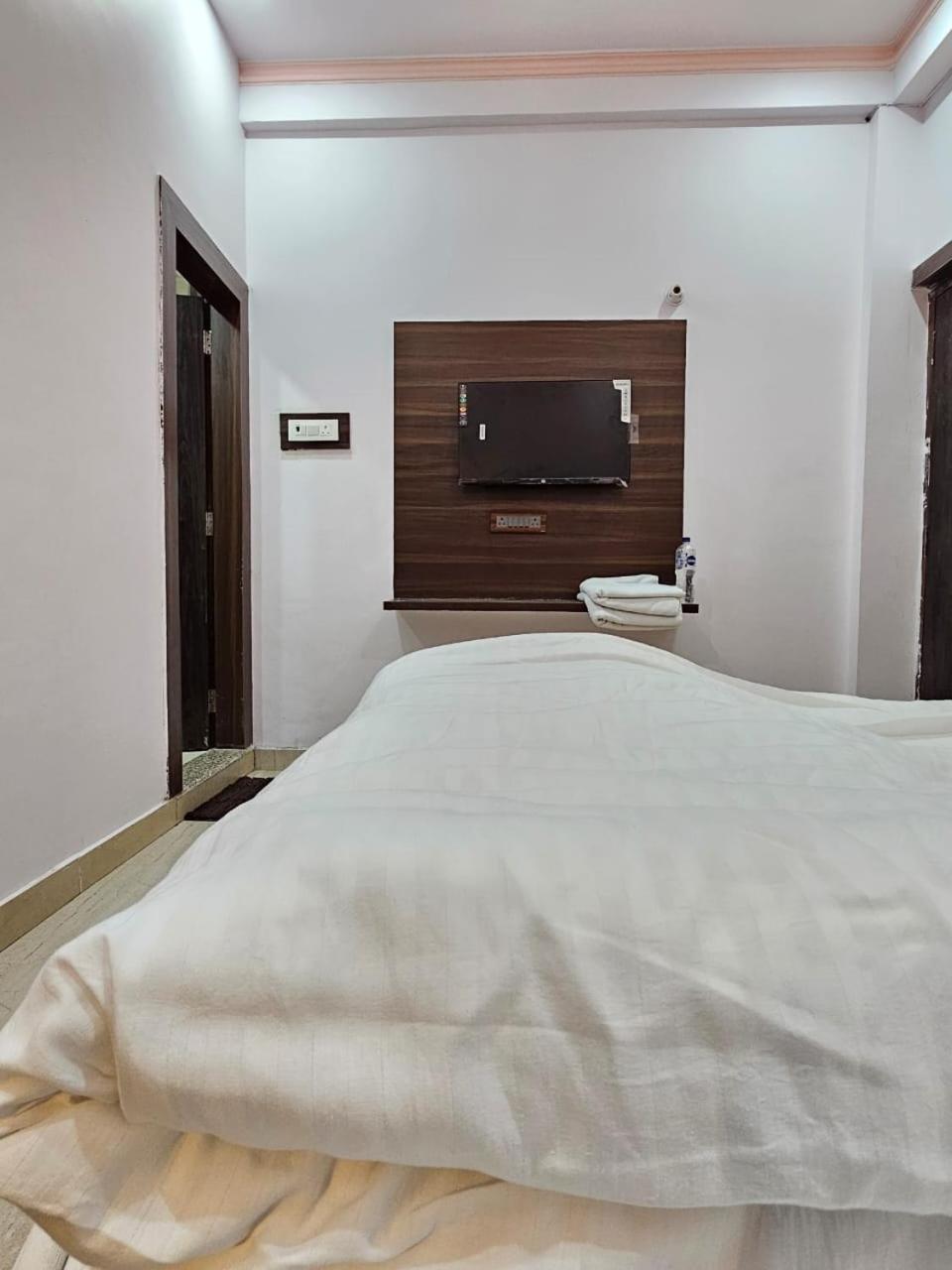 Shri Krishna Divine Dham Hotell Mathura Eksteriør bilde