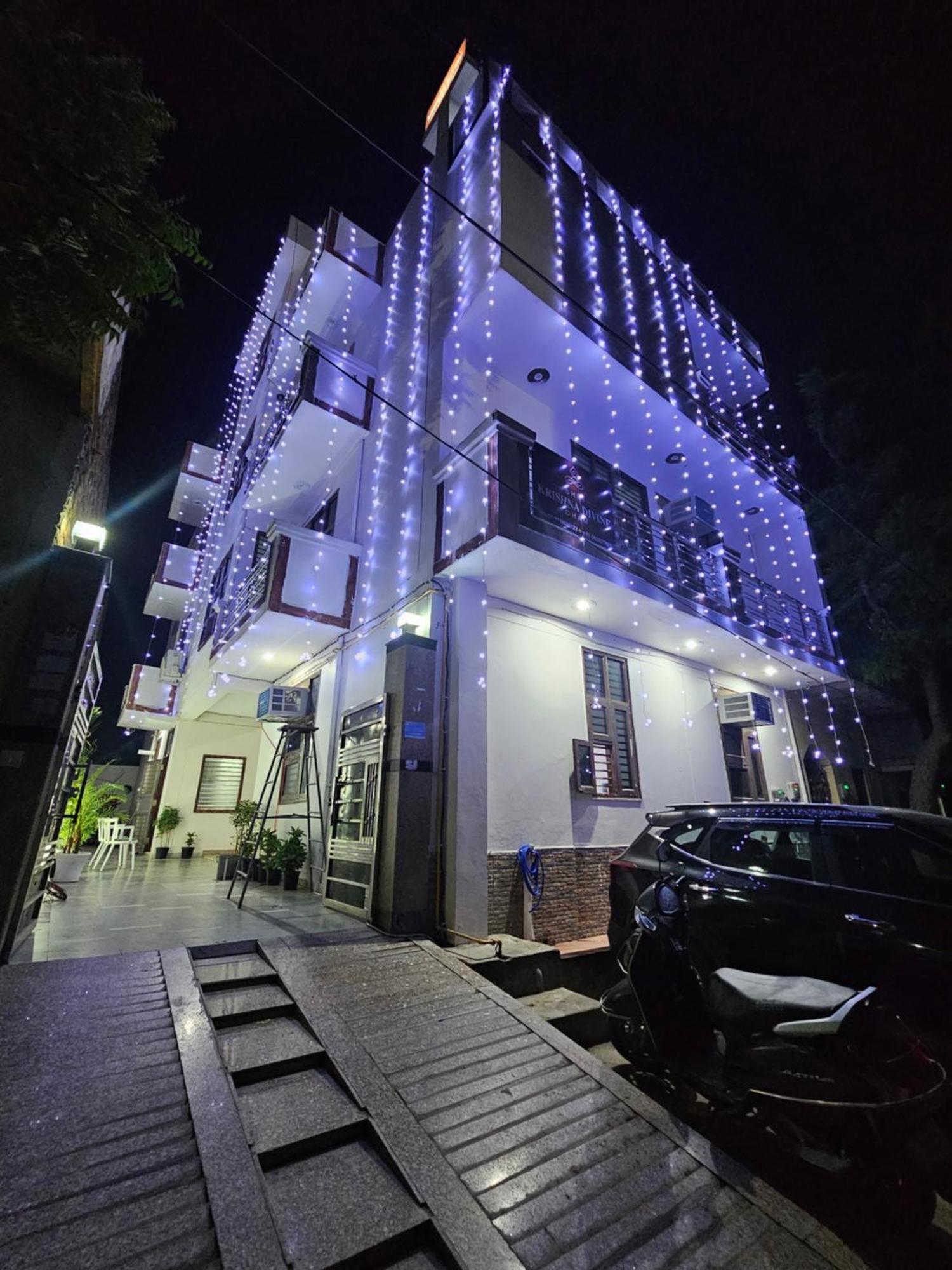 Shri Krishna Divine Dham Hotell Mathura Eksteriør bilde